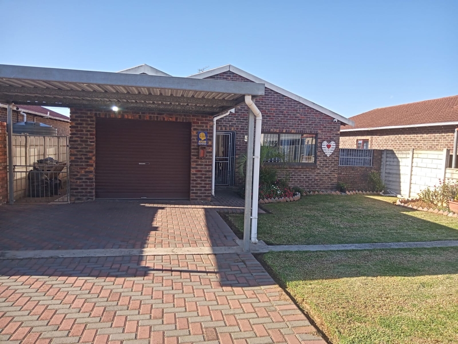 2 Bedroom Property for Sale in Manor Heights Eastern Cape